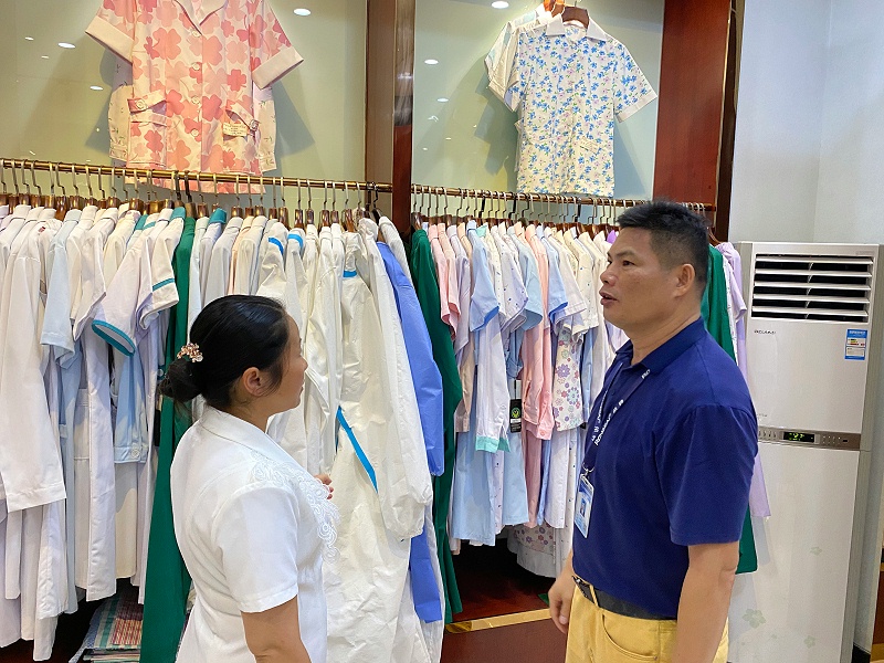 展示不同功能特点的医护面料